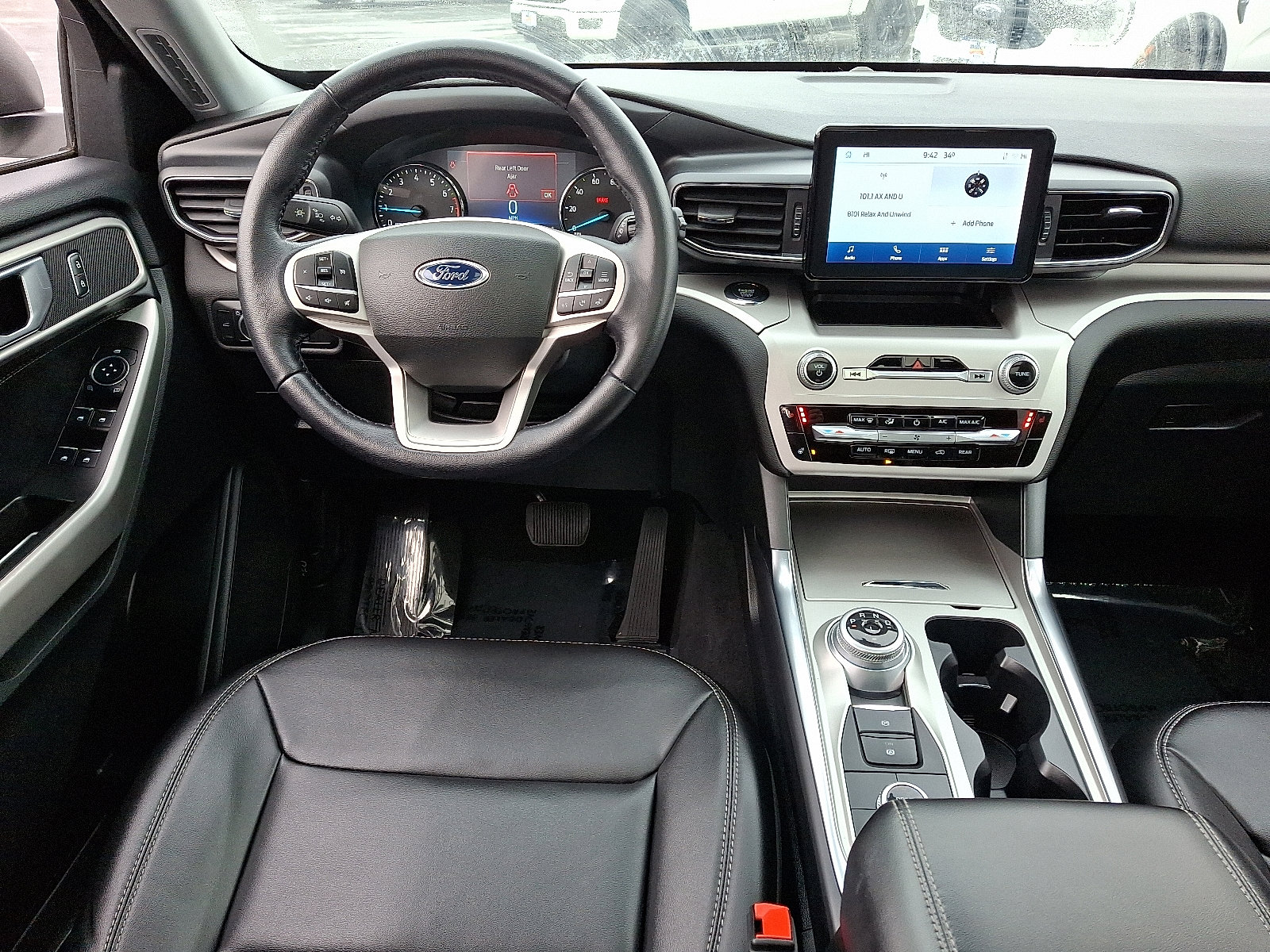 Certified 2022 Ford Explorer XLT w/ Equipment Group 202A image 11