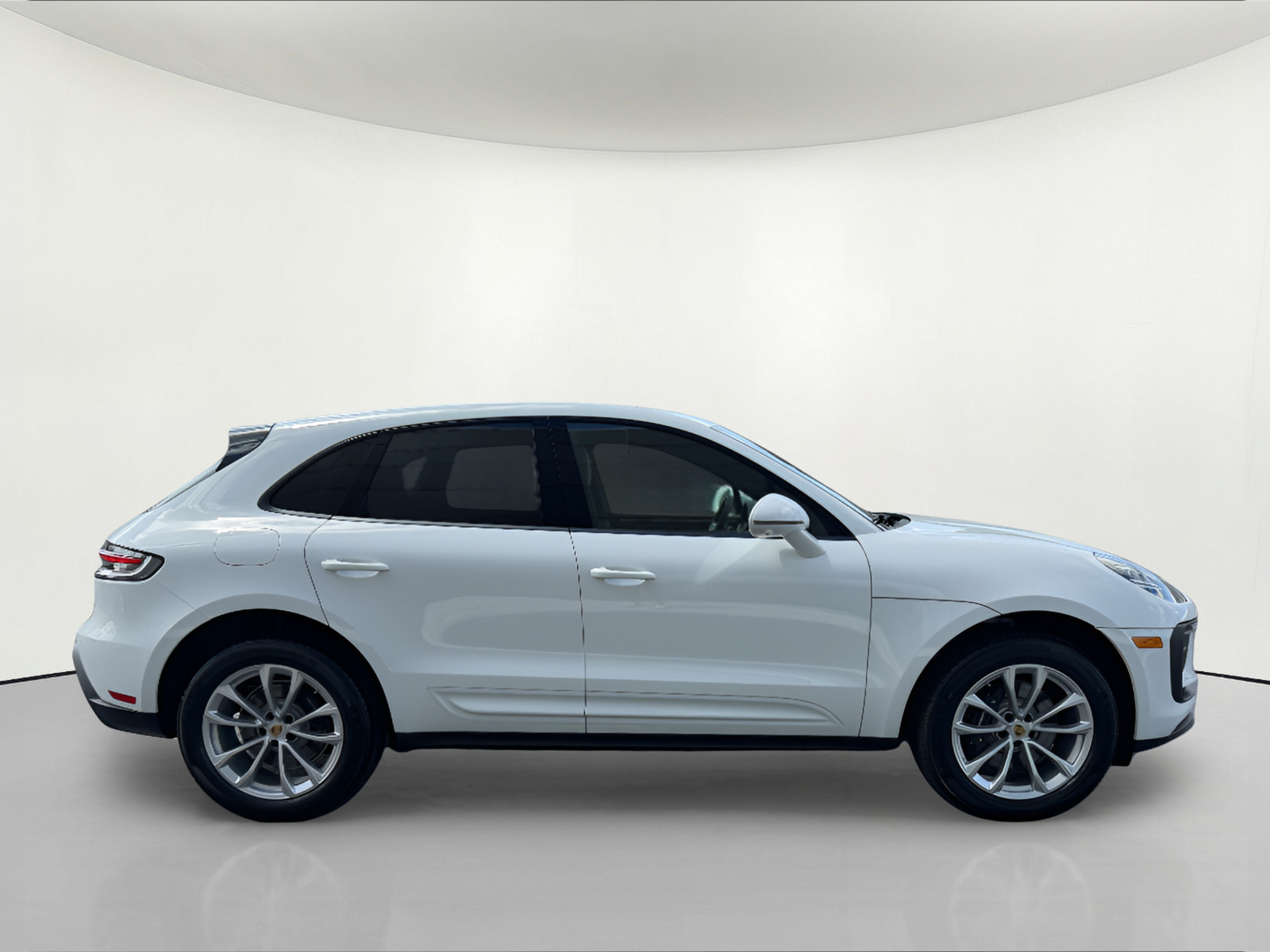 New 2026 Porsche Macan AWD/4WD image 7