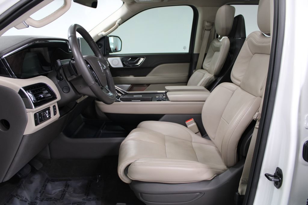 Used 2023 Lincoln Navigator Reserve image 21