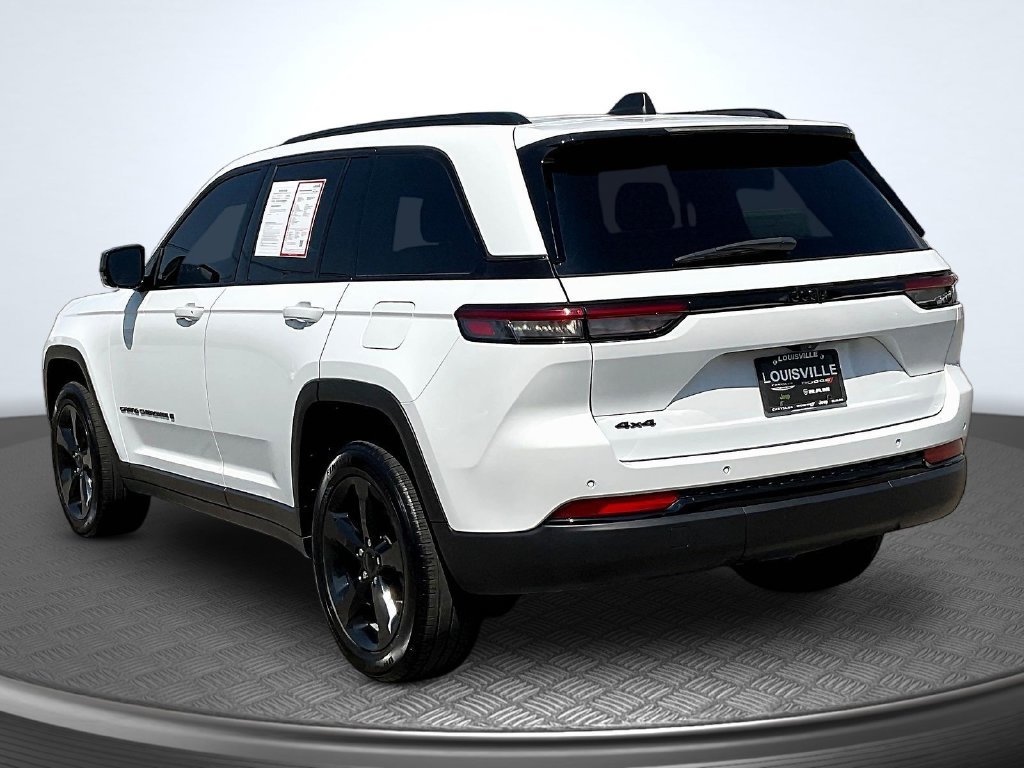 Used 2022 Jeep Grand Cherokee Altitude AWD/4WD image 5