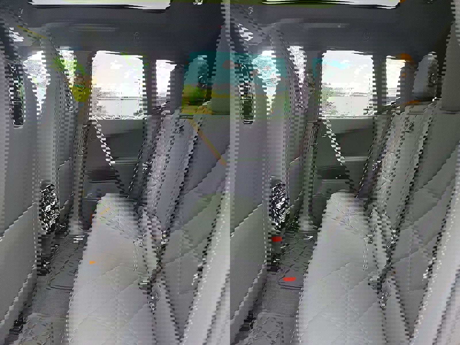 Used 2024 BMW iX xDrive50 w/ Sport Package image 10