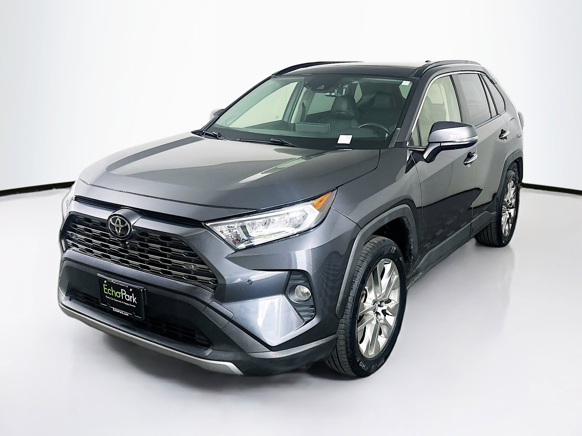 Used 2019 Toyota RAV4 Limited w/ Advanced Technology Package FWD image 3