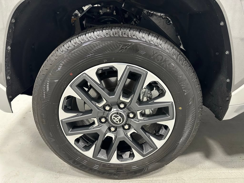 Used 2025 Toyota Tundra Limited AWD/4WD image 63