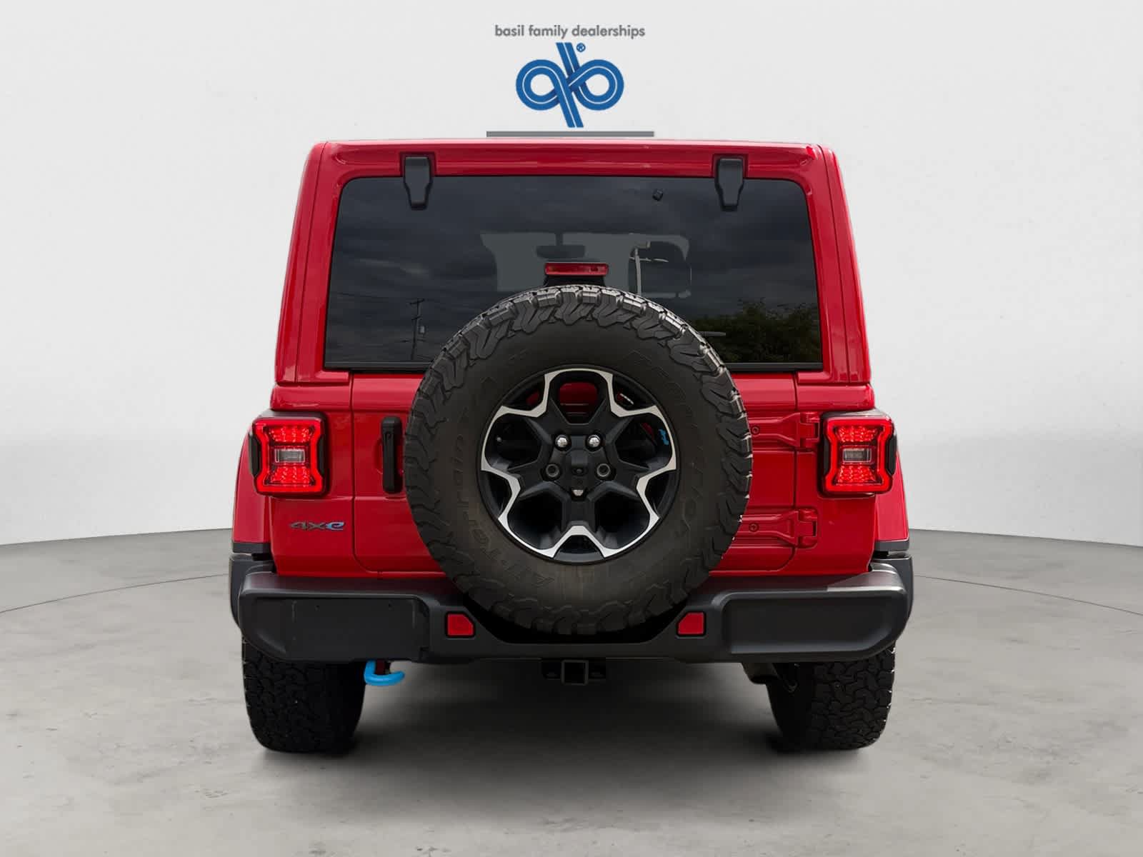 Used 2023 Jeep Wrangler Unlimited Rubicon 4xe w/ Cold Weather Group AWD/4WD image 5