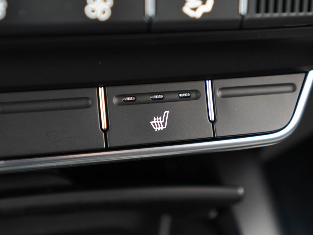 Used 2019 Kia Sorento LX w/ LX Convenience Package image 26