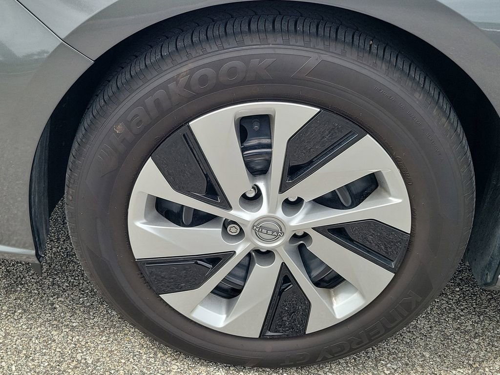 Used 2025 Nissan Altima 2.5 S image 11