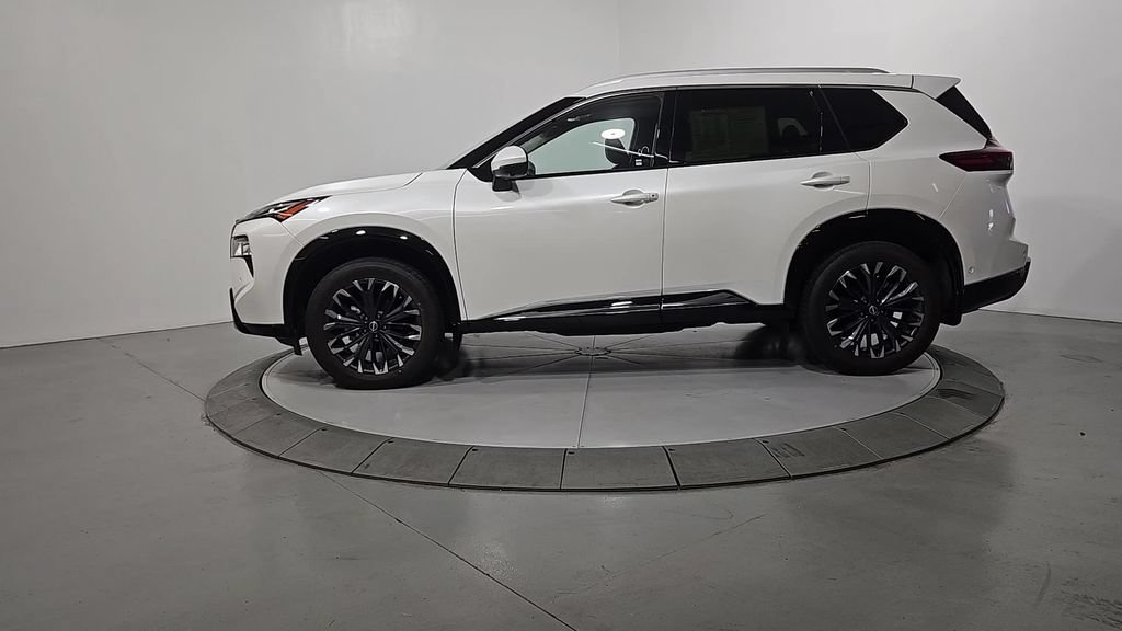 Certified 2024 Nissan Rogue Platinum AWD/4WD image 2