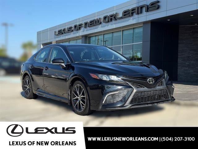 Used 2022 Toyota Camry SE FWD image 1