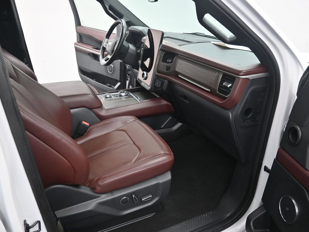 Used 2024 Ford Expedition Limited image 37