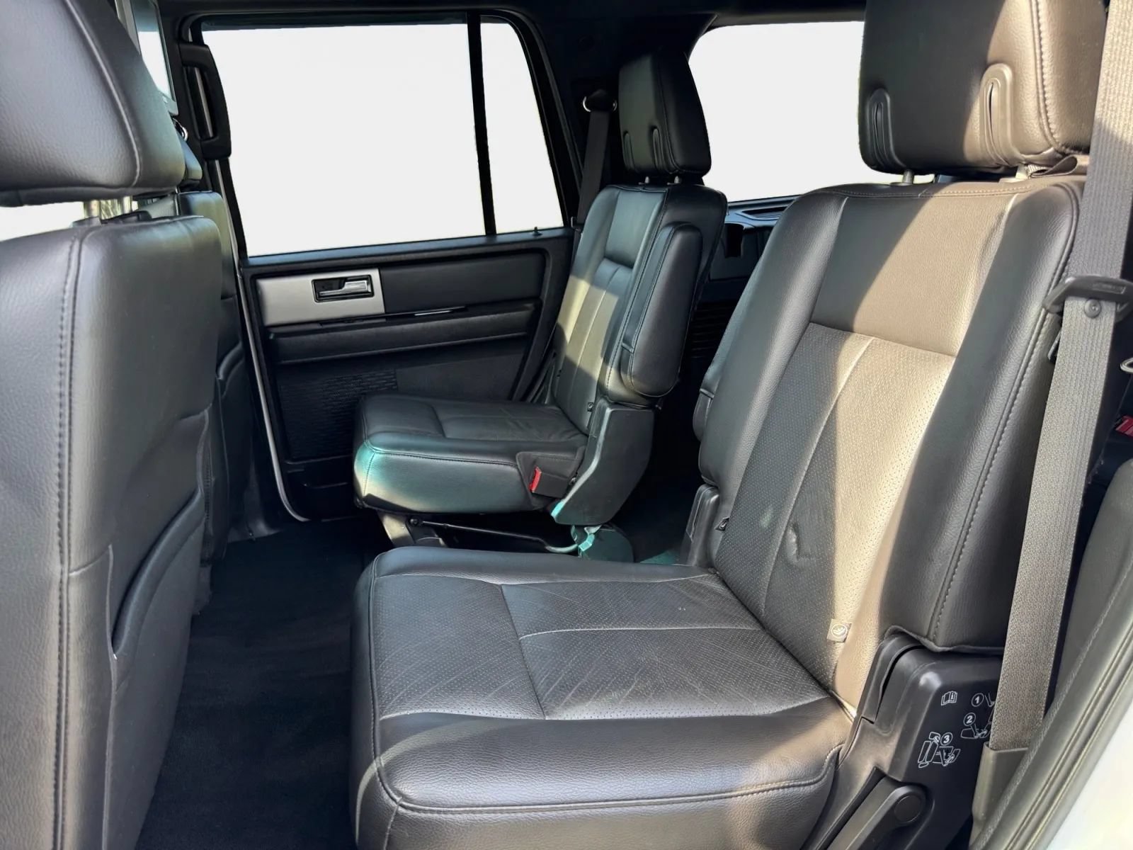 Used 2014 Ford Expedition Limited w/ Equipment Group 301A AWD/4WD image 11