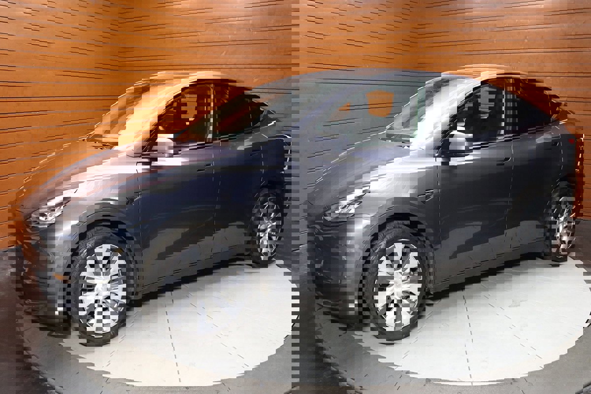 Used 2023 Tesla Model Y Long Range image 7