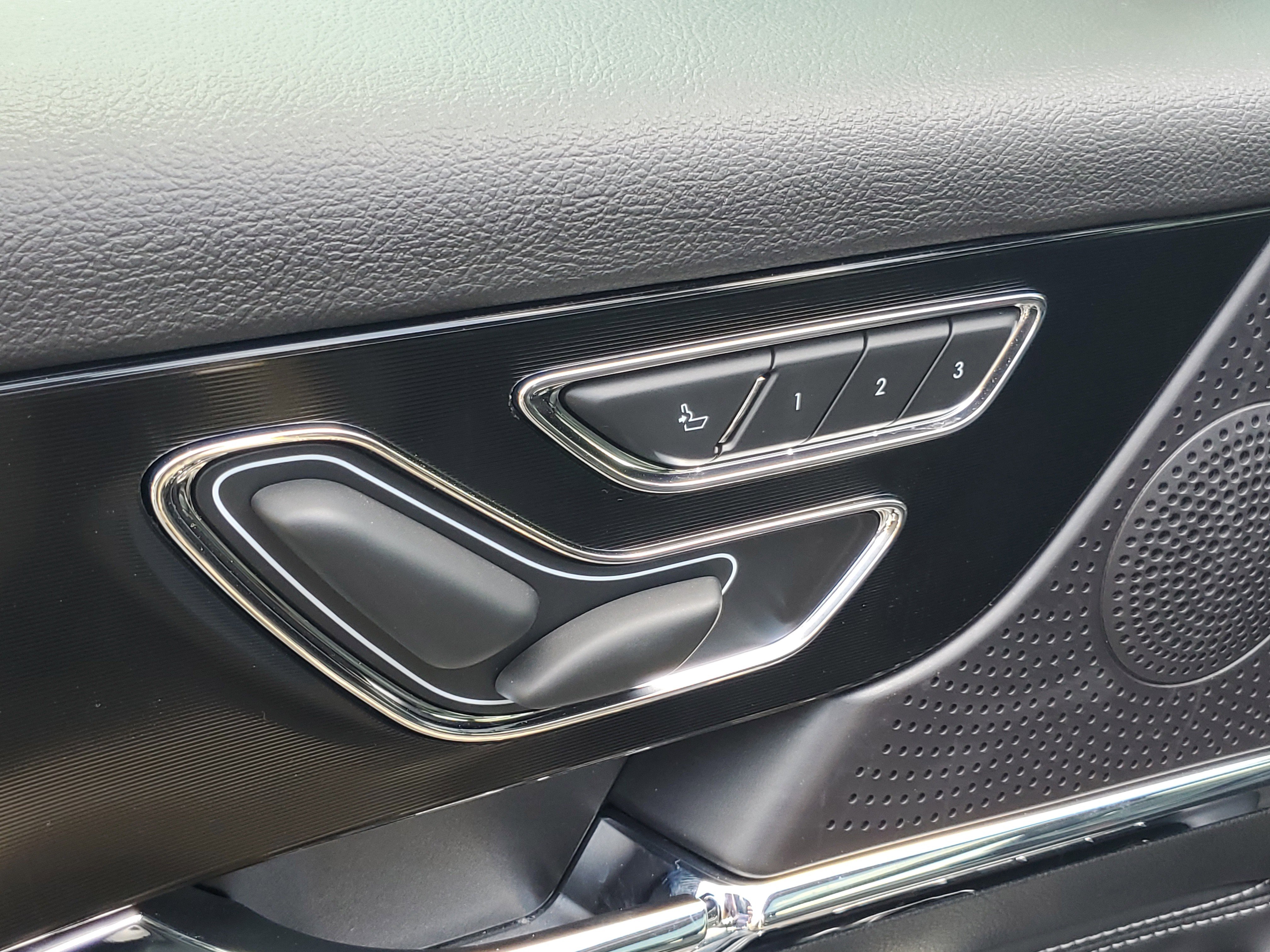 New 2025 Lincoln Corsair Reserve image 9