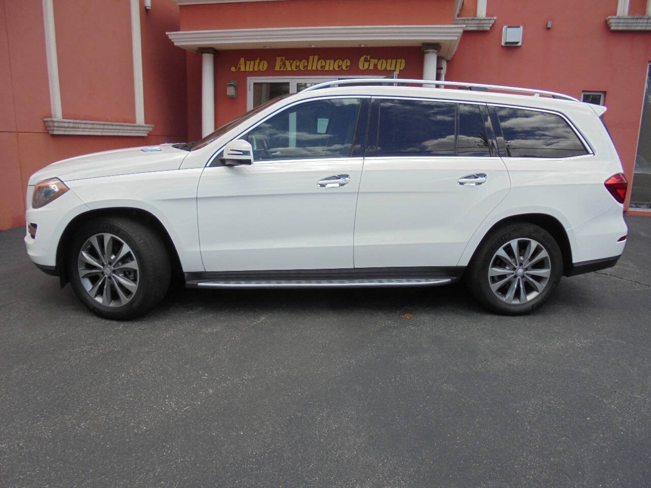 Used 2015 Mercedes-Benz GL 450 4MATIC w/ Lighting Package image 4