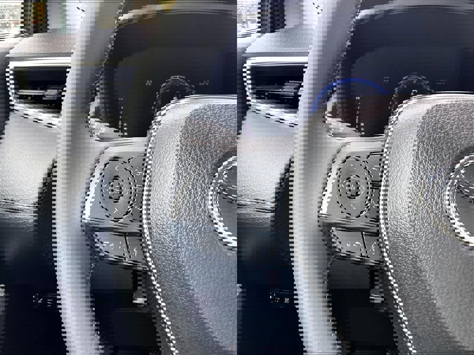 Used 2026 Toyota Corolla Cross LE w/ Moonroof Package image 23