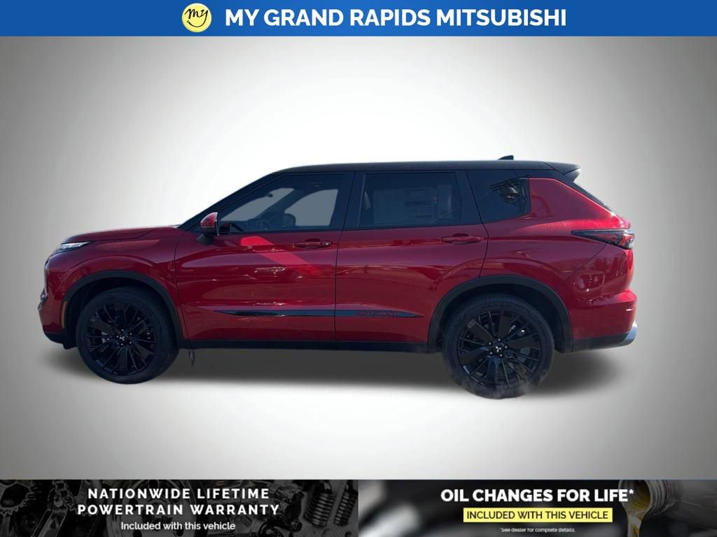 New 2025 Mitsubishi Outlander SE image 9