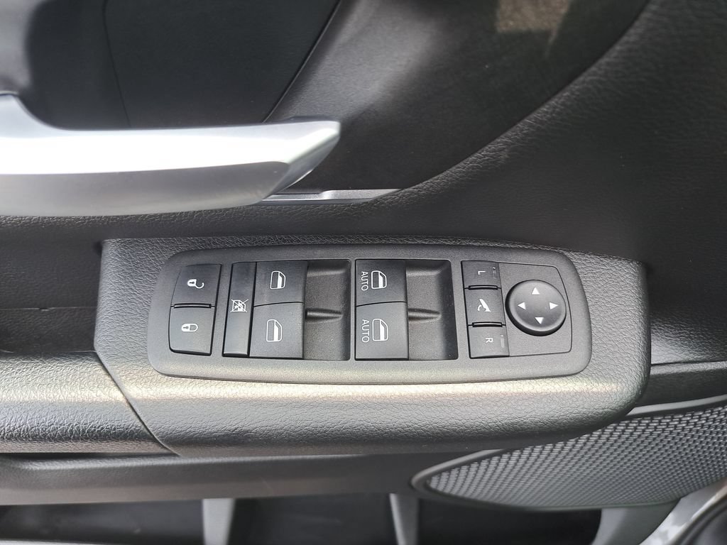 Certified 2024 RAM 1500 4x4 Crew Cab image 27