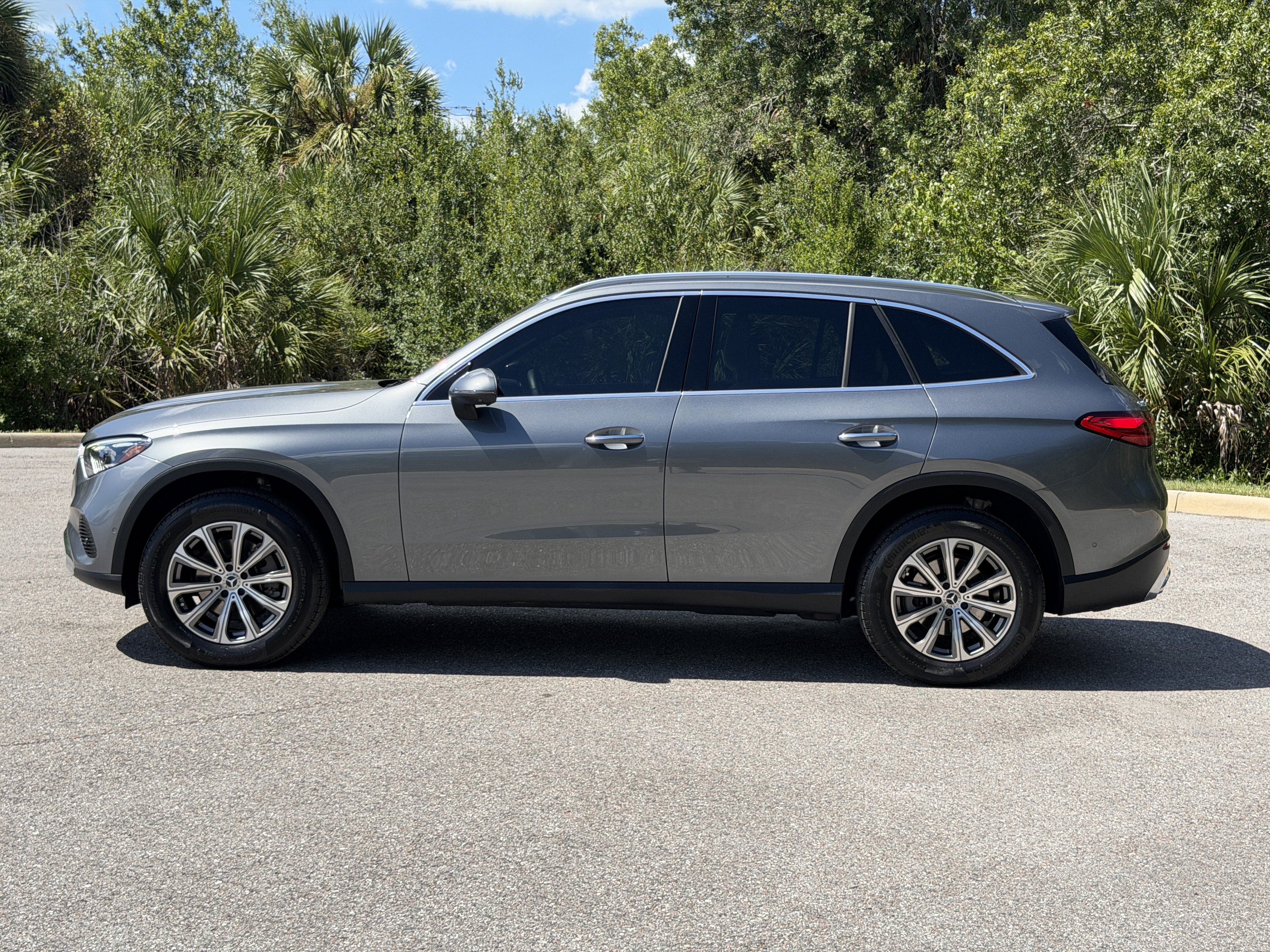 Used 2023 Mercedes-Benz GLC 300 4MATIC image 4