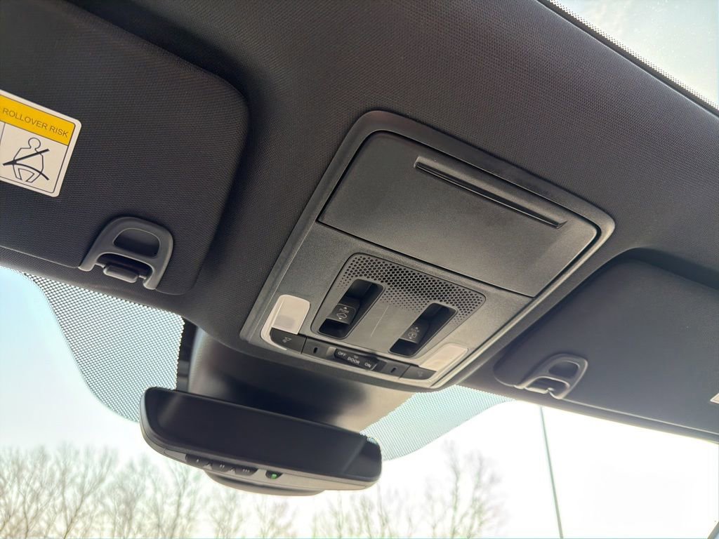 Certified 2025 Honda Pilot Black Edition image 14