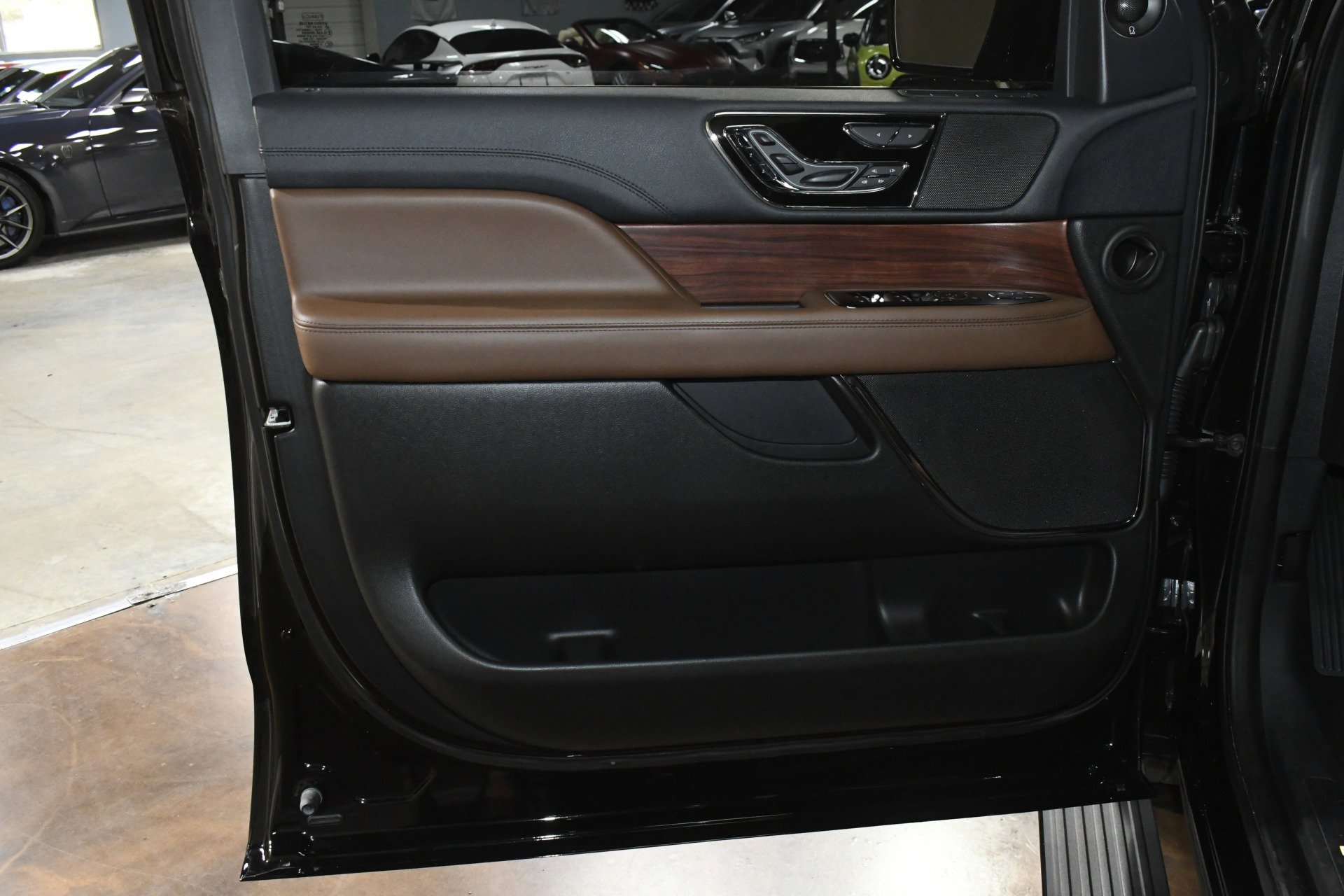 Used 2023 Lincoln Navigator Reserve image 41