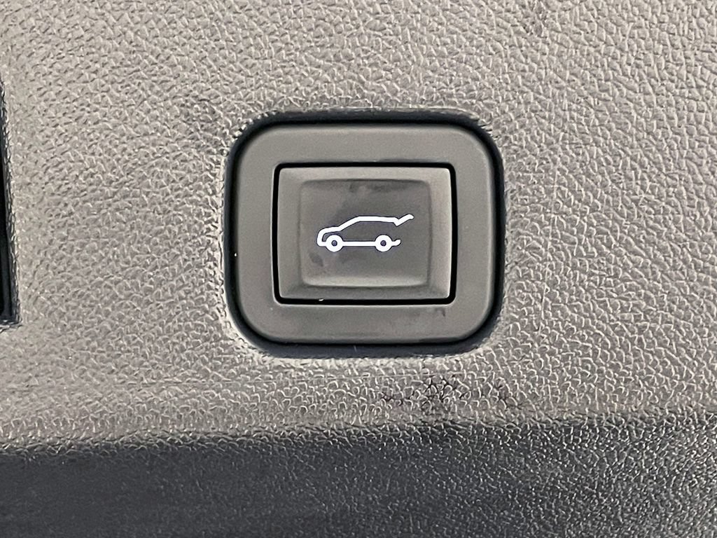 Used 2025 Chevrolet Traverse LT AWD/4WD image 13