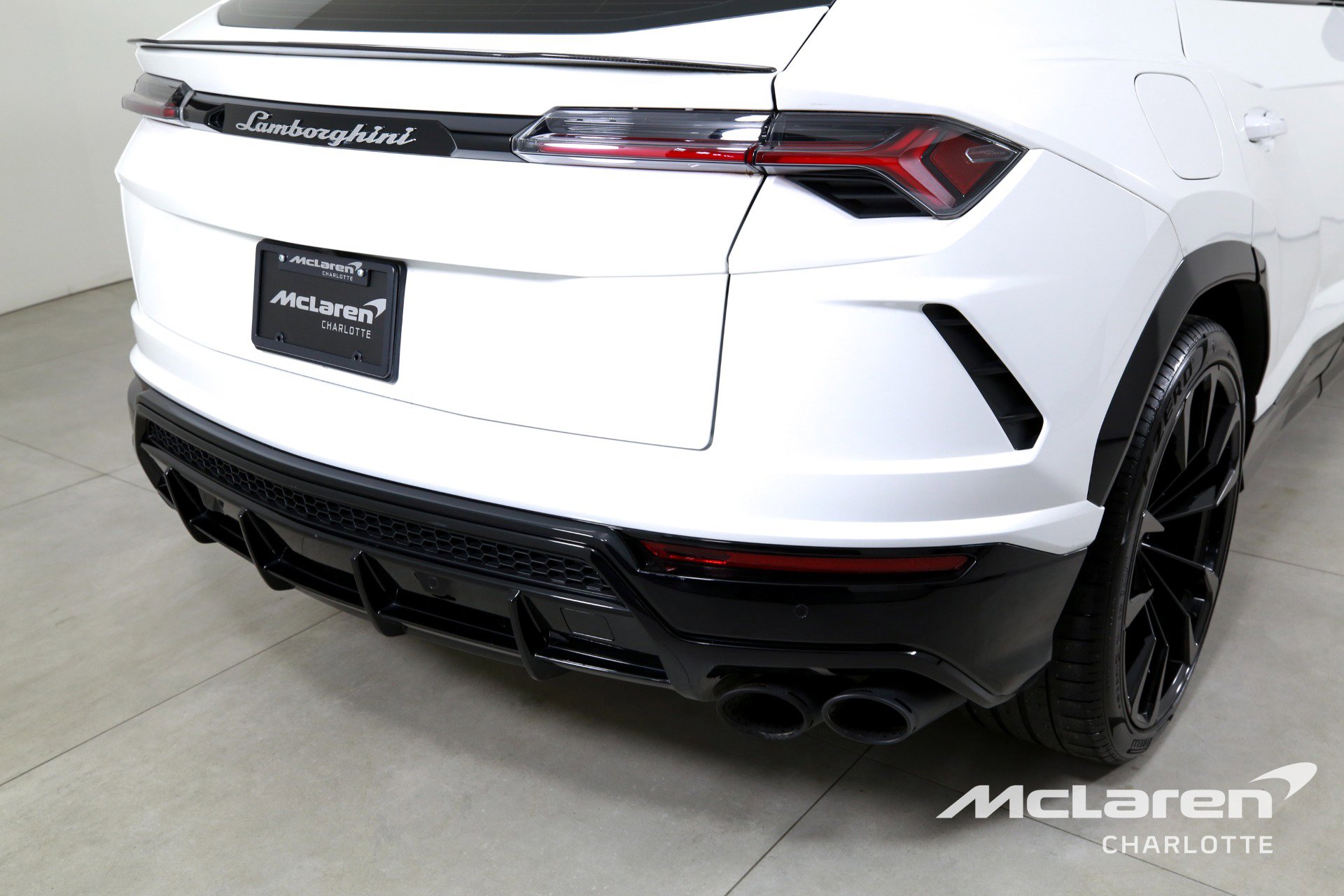 Used 2022 Lamborghini Urus AWD/4WD image 43