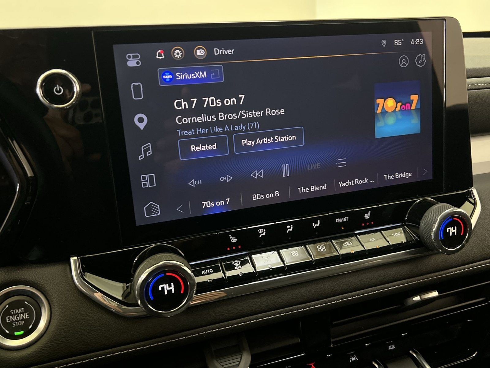 Used 2024 Chevrolet Colorado LT w/ LT Convenience Package II AWD/4WD image 17