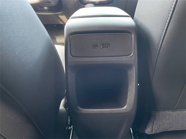 Used 2025 Chevrolet Trax LT w/ LT Convenience Package image 32