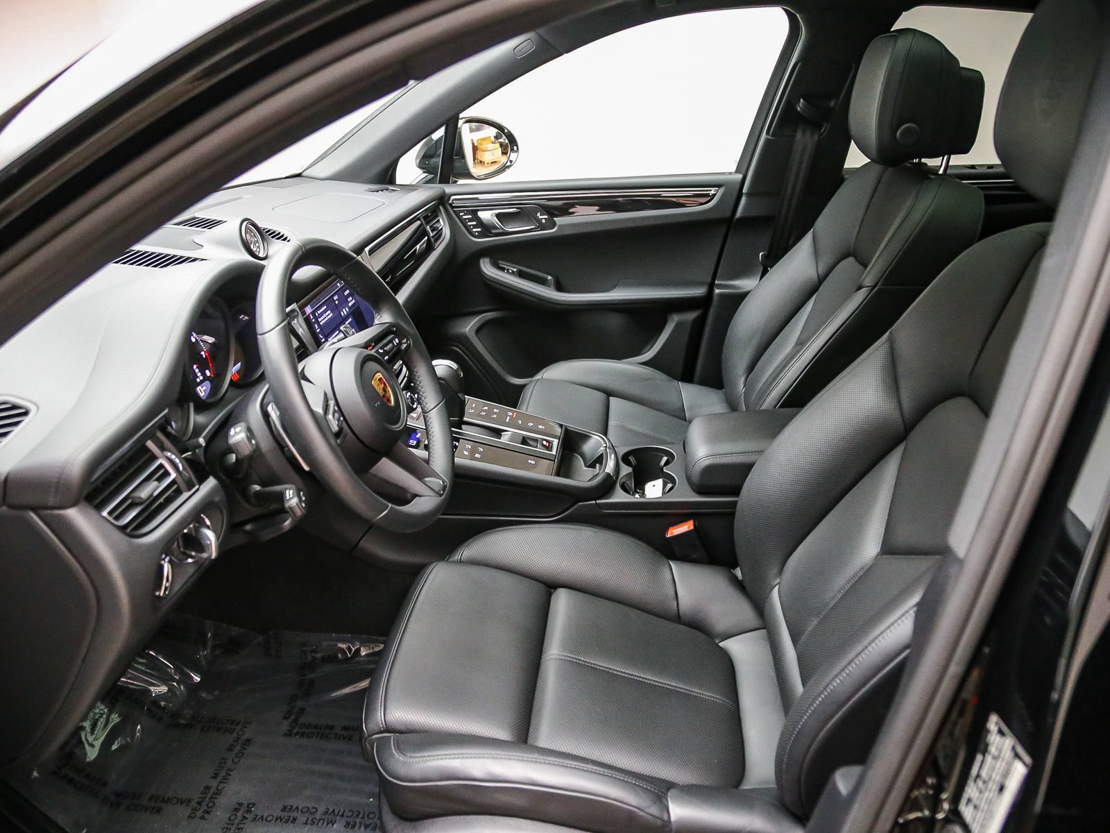 Certified 2026 Porsche Macan AWD/4WD image 22