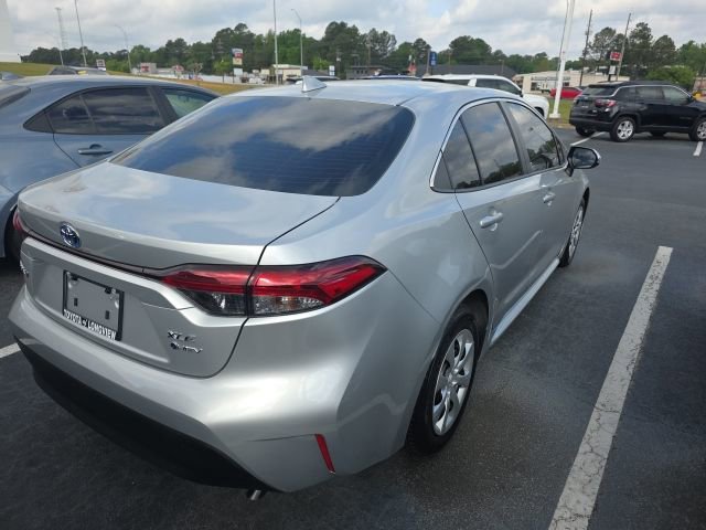 Used 2025 Toyota Corolla XLE image 6
