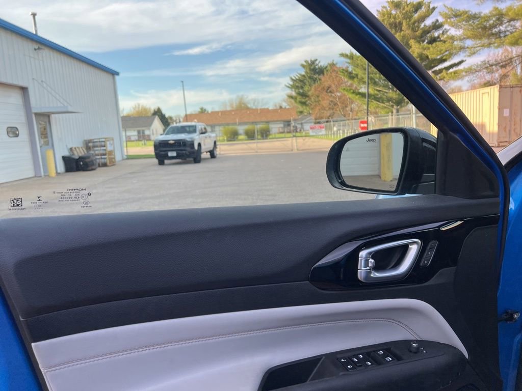 Used 2023 Jeep Compass Limited w/ Elite Group image 14