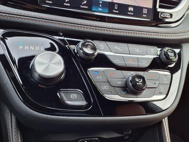 New 2026 Chrysler Pacifica Pinnacle FWD image 43