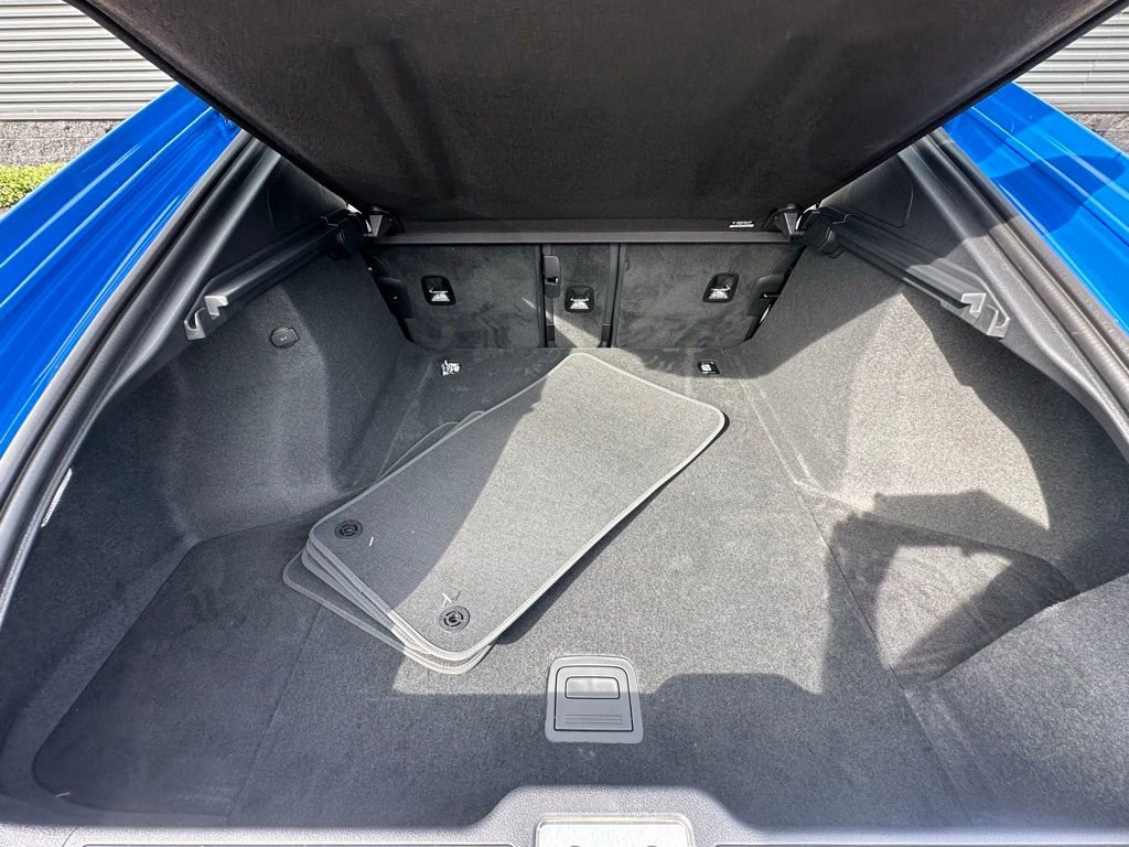 Used 2026 Porsche Panamera 4 image 38