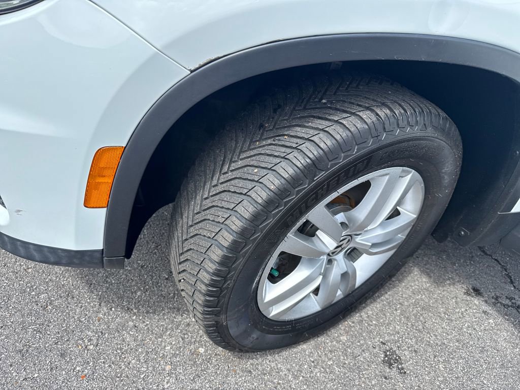 Used 2017 Volkswagen Tiguan S AWD/4WD image 28