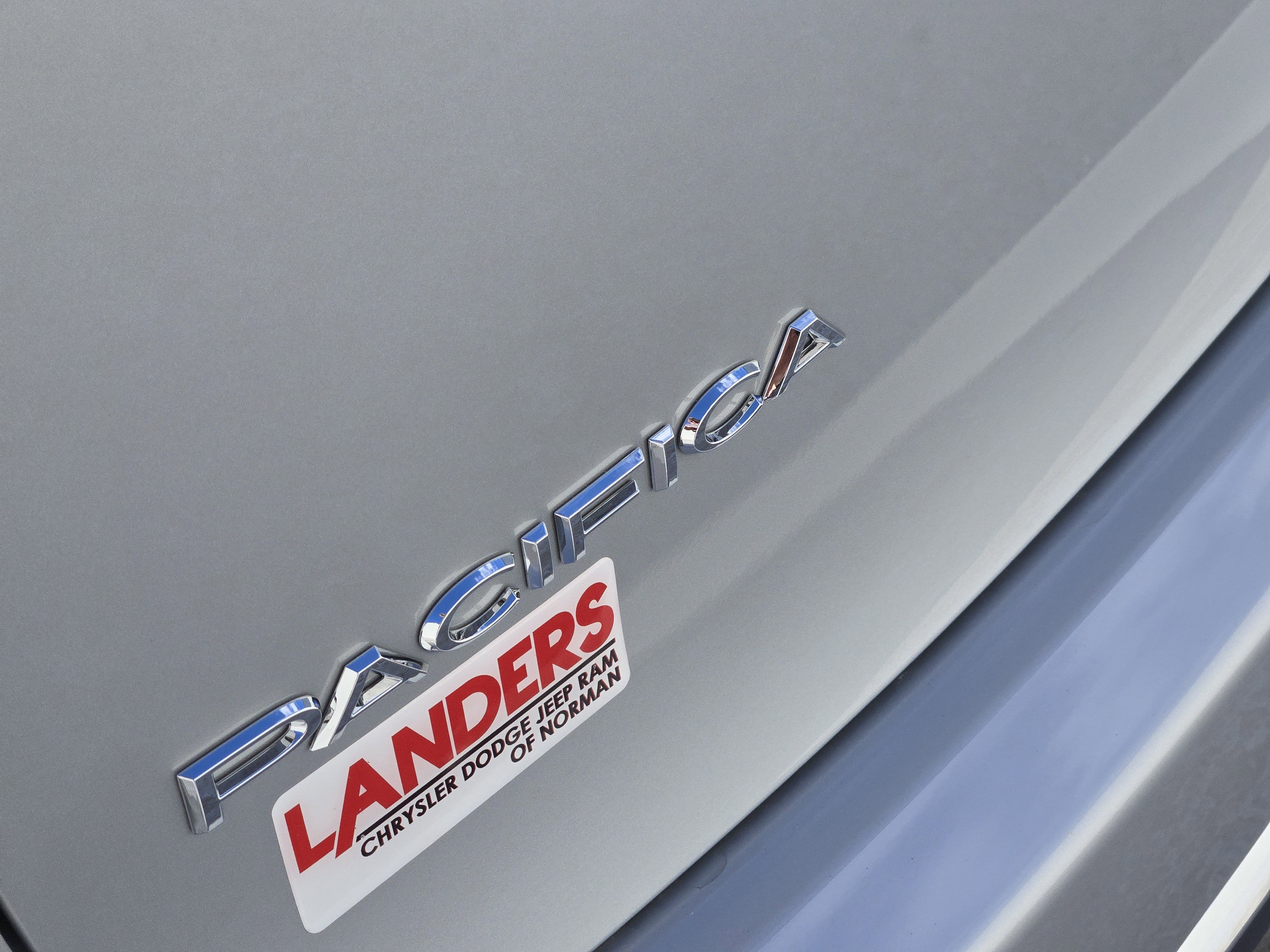 New 2026 Chrysler Pacifica Select image 8