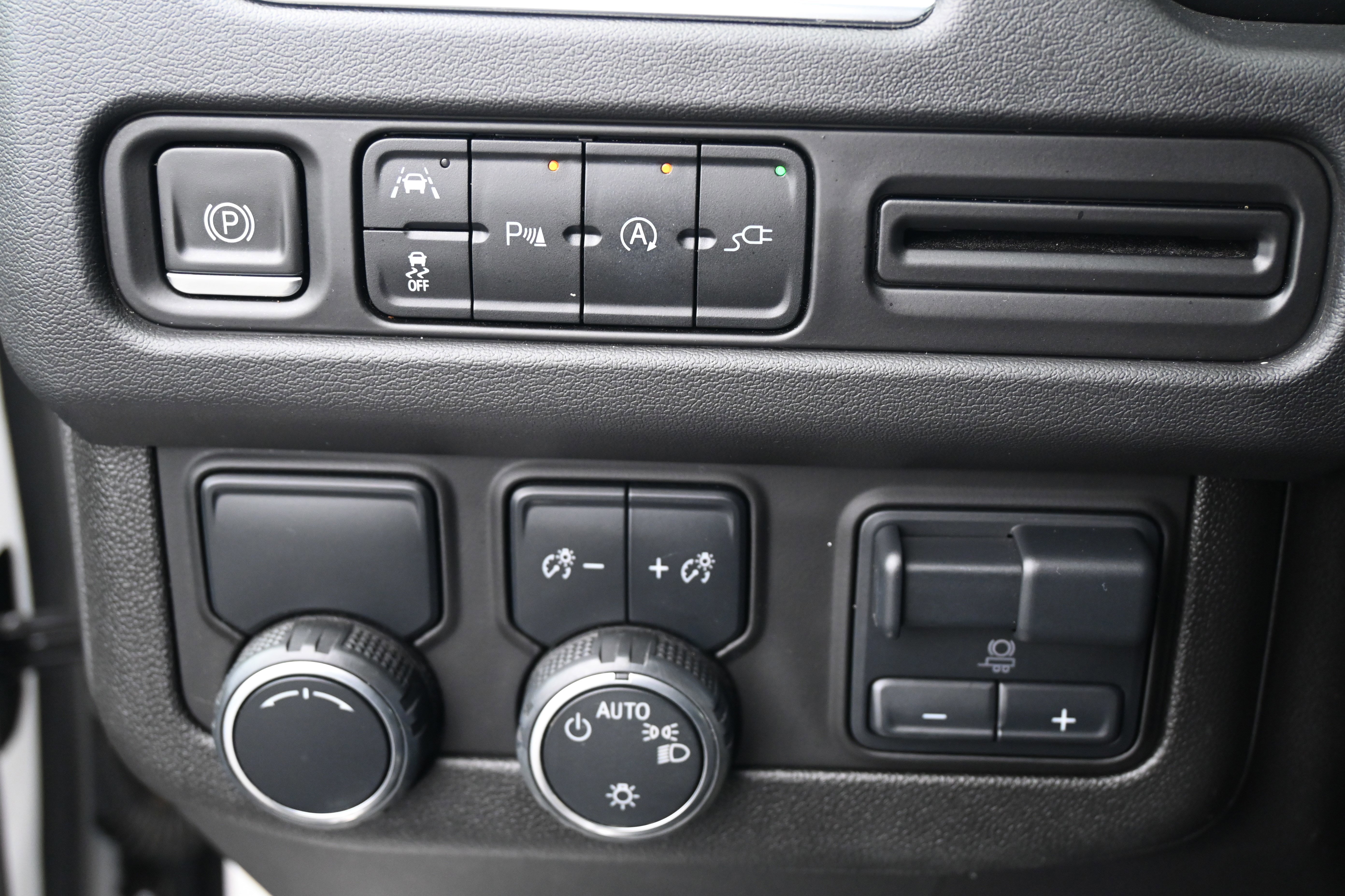 Used 2021 Chevrolet Tahoe LT w/ LT Signature Package image 29