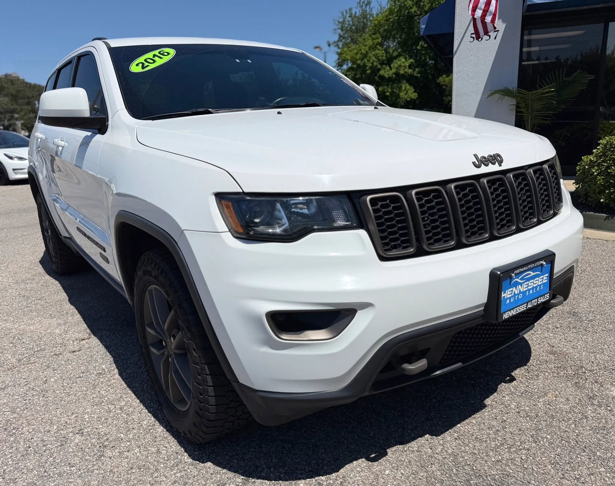 Used 2016 Jeep Grand Cherokee Laredo 75th Anniversary AWD/4WD image 7