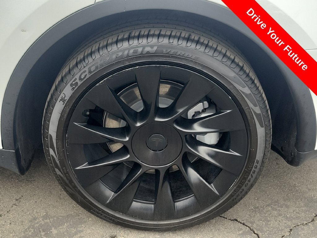 Used 2022 Tesla Model Y Long Range AWD/4WD image 24