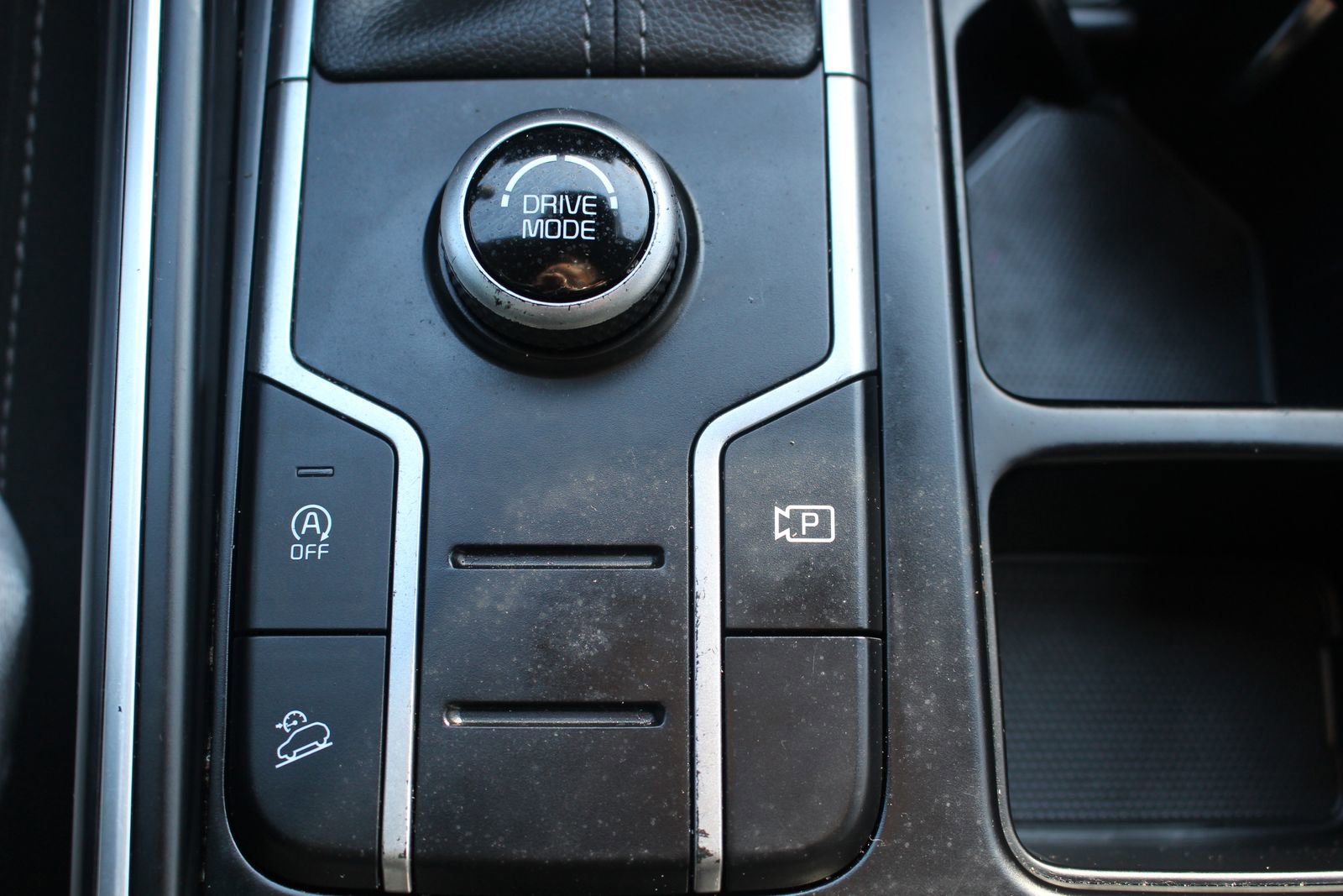 Used 2023 Kia Sorento LX image 36