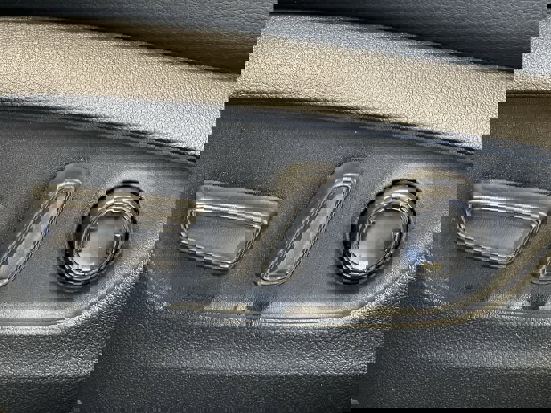 Used 2025 Toyota Sienna XSE w/ XSE Premium Package image 15