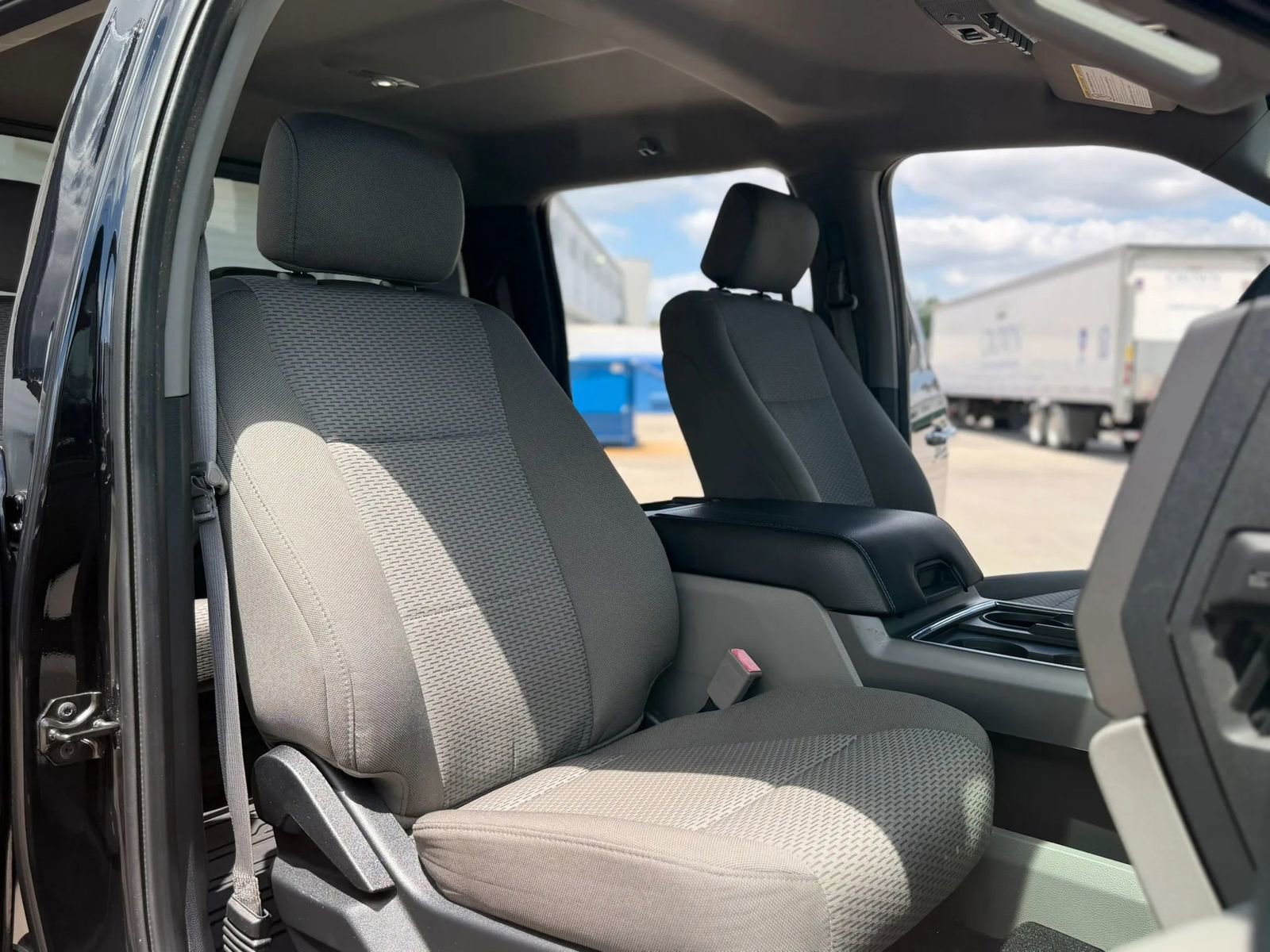 Used 2019 Ford F250 XLT w/ XLT Premium Package AWD/4WD image 27