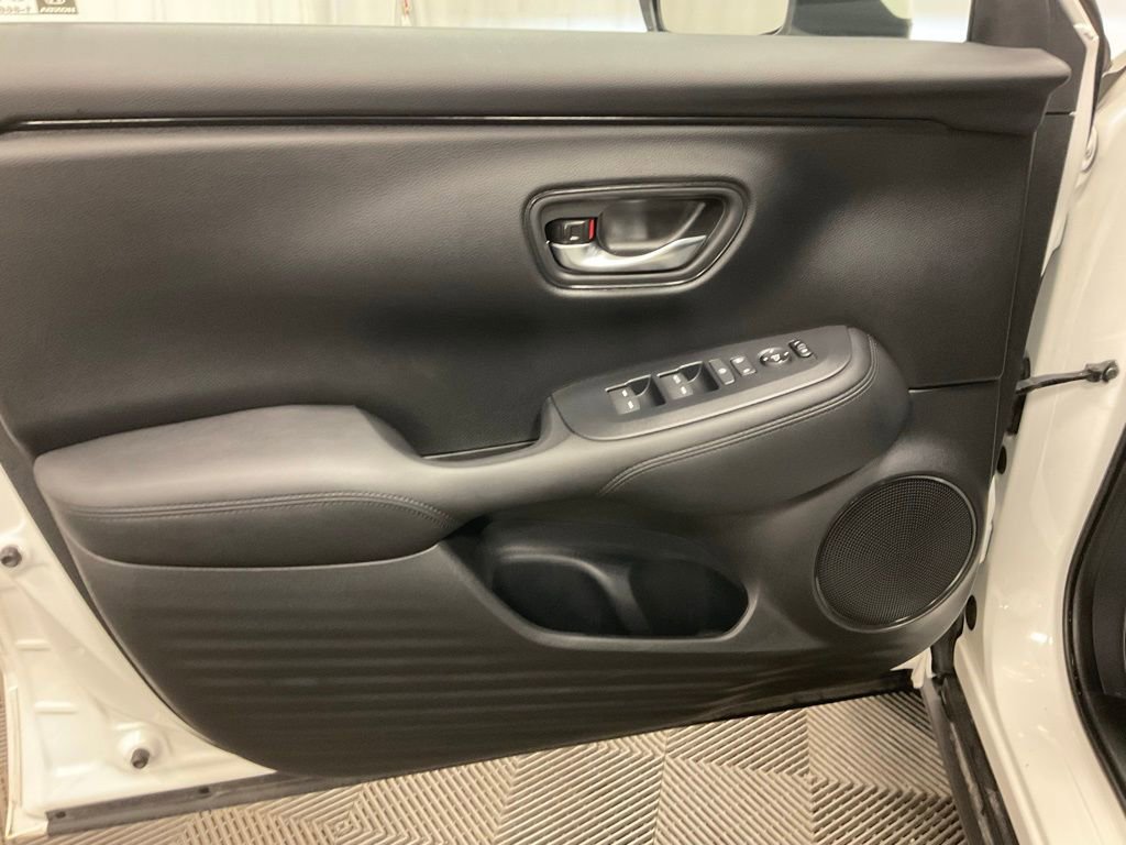 Used 2025 Honda HR-V LX image 10