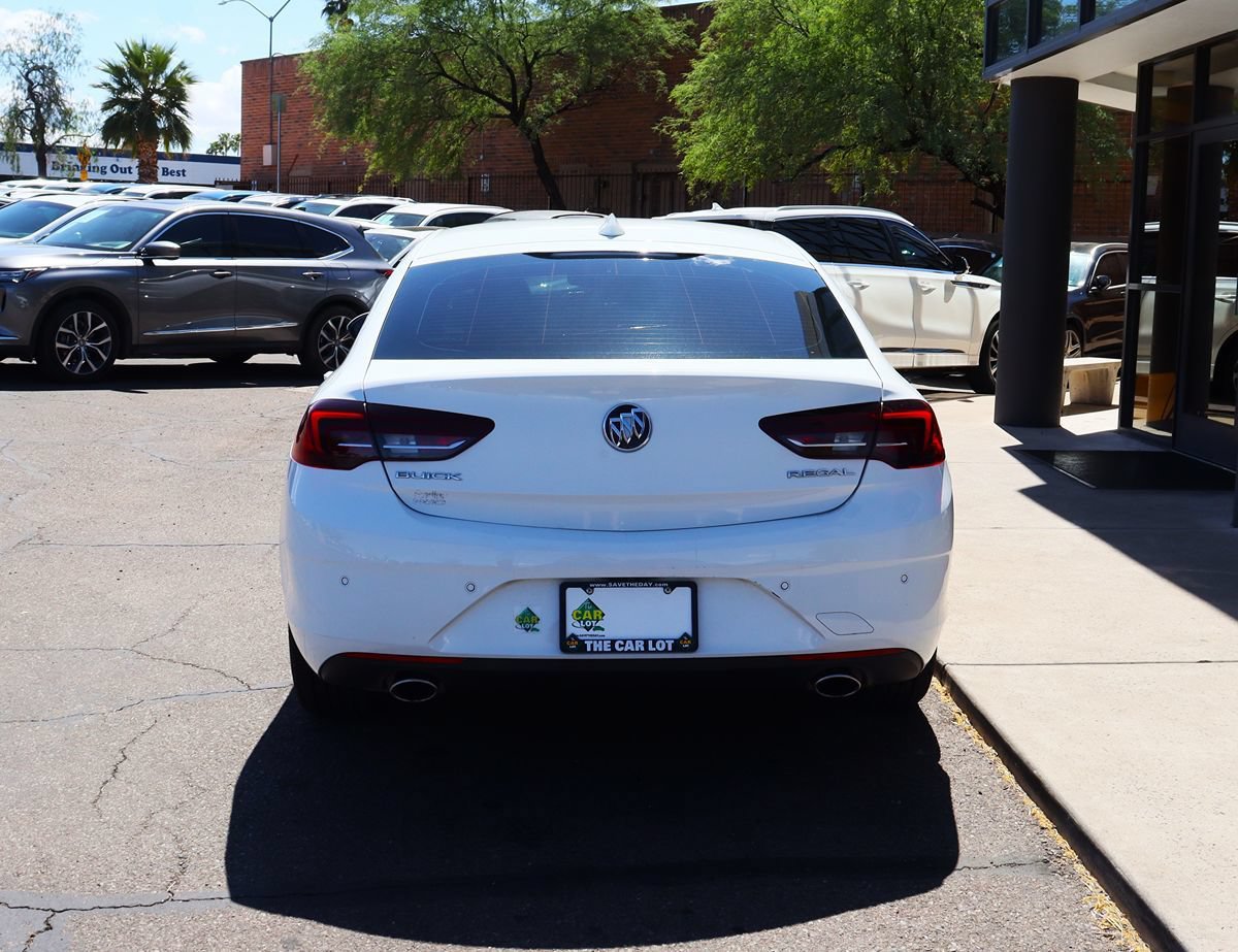 Used 2018 Buick Regal Preferred w/ Sights and Sounds Package FWD image 11