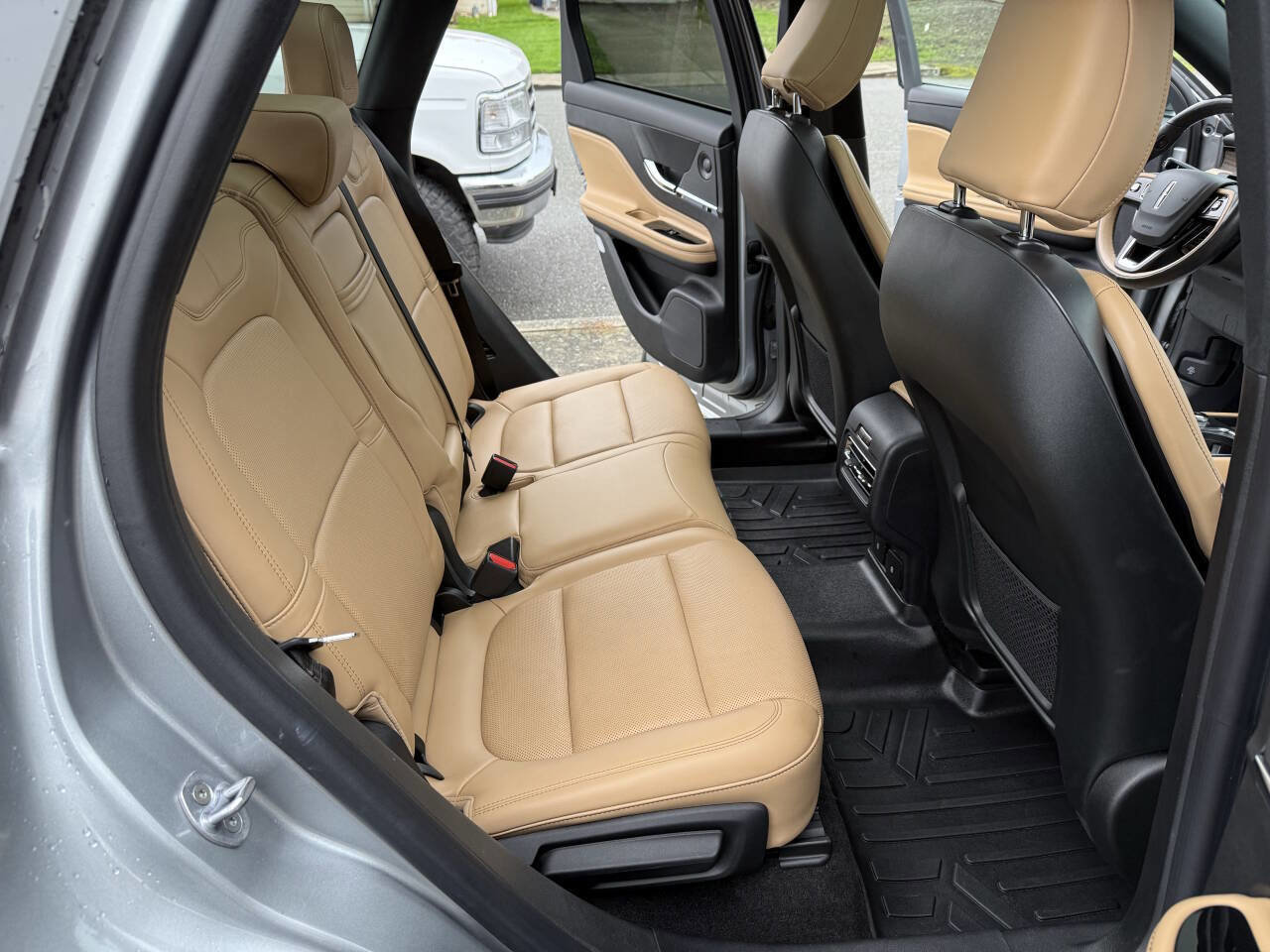 Used 2023 Lincoln Corsair Reserve w/ Equipment Group 202A FWD image 17