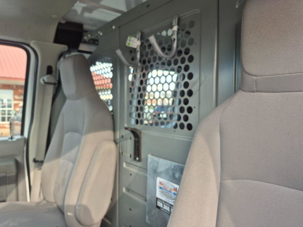 Used 2014 Ford E-250 and Econoline 250 w/ Power Group RWD image 15