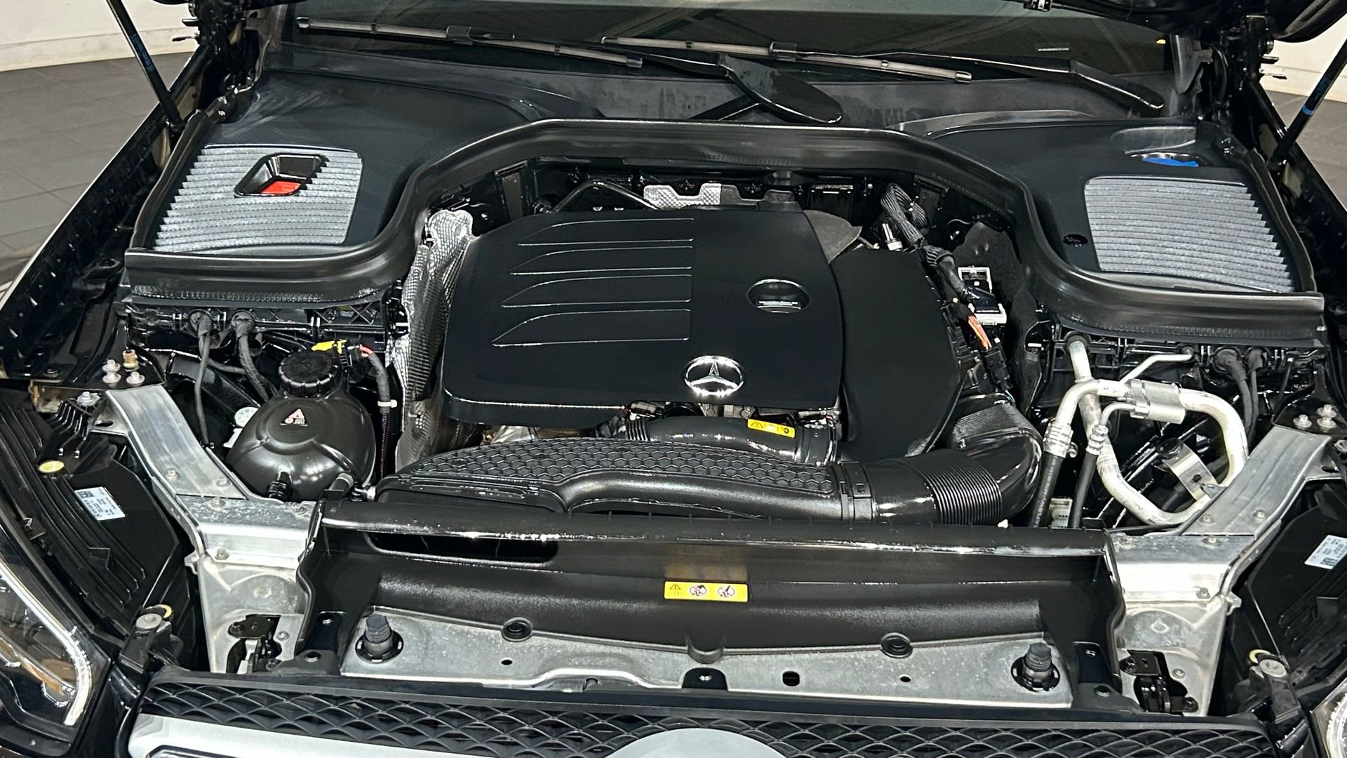 Used 2022 Mercedes-Benz GLC 300 4MATIC image 98