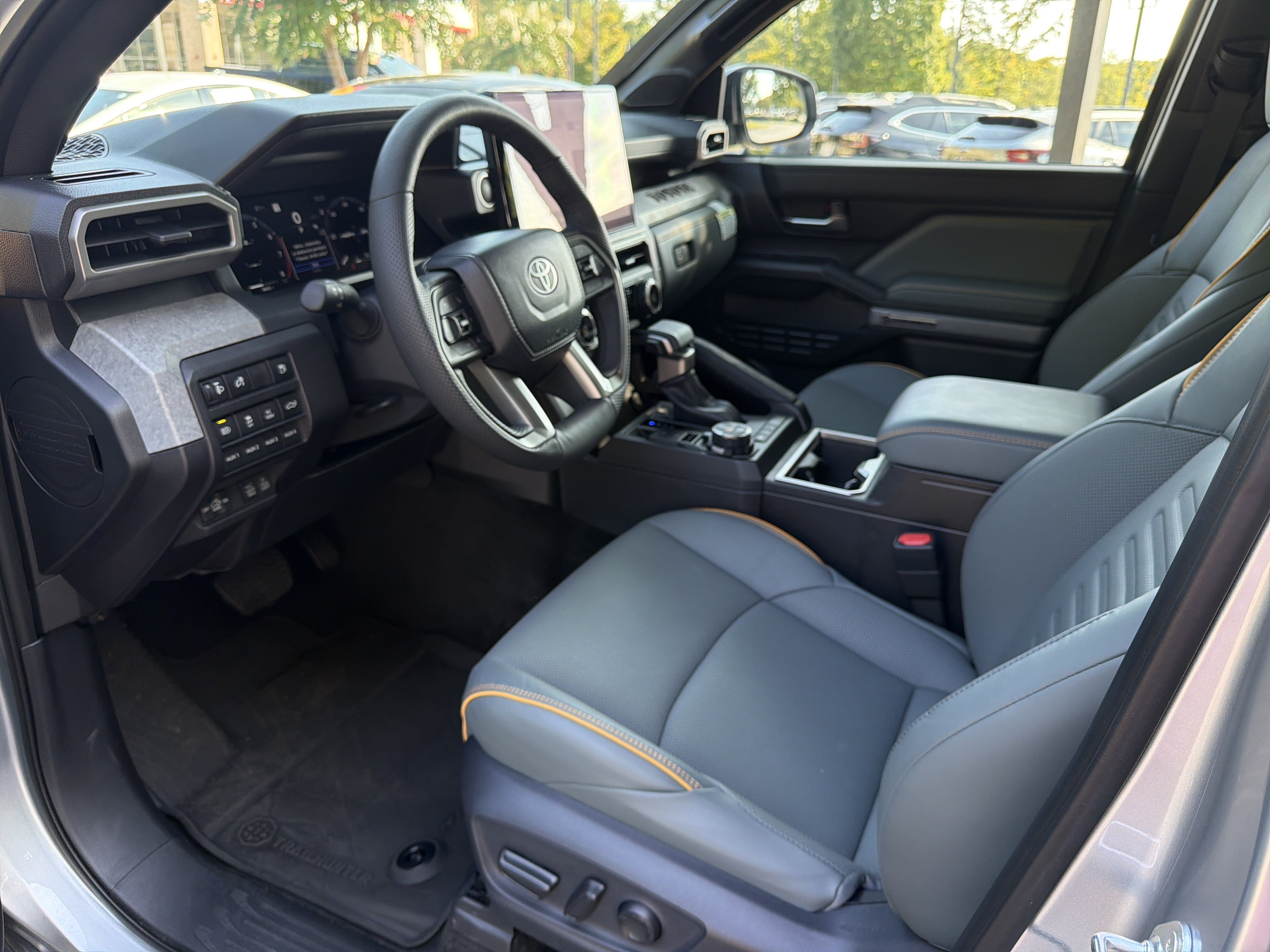 Used 2025 Toyota Tacoma 4x4 Double Cab Hybrid image 8