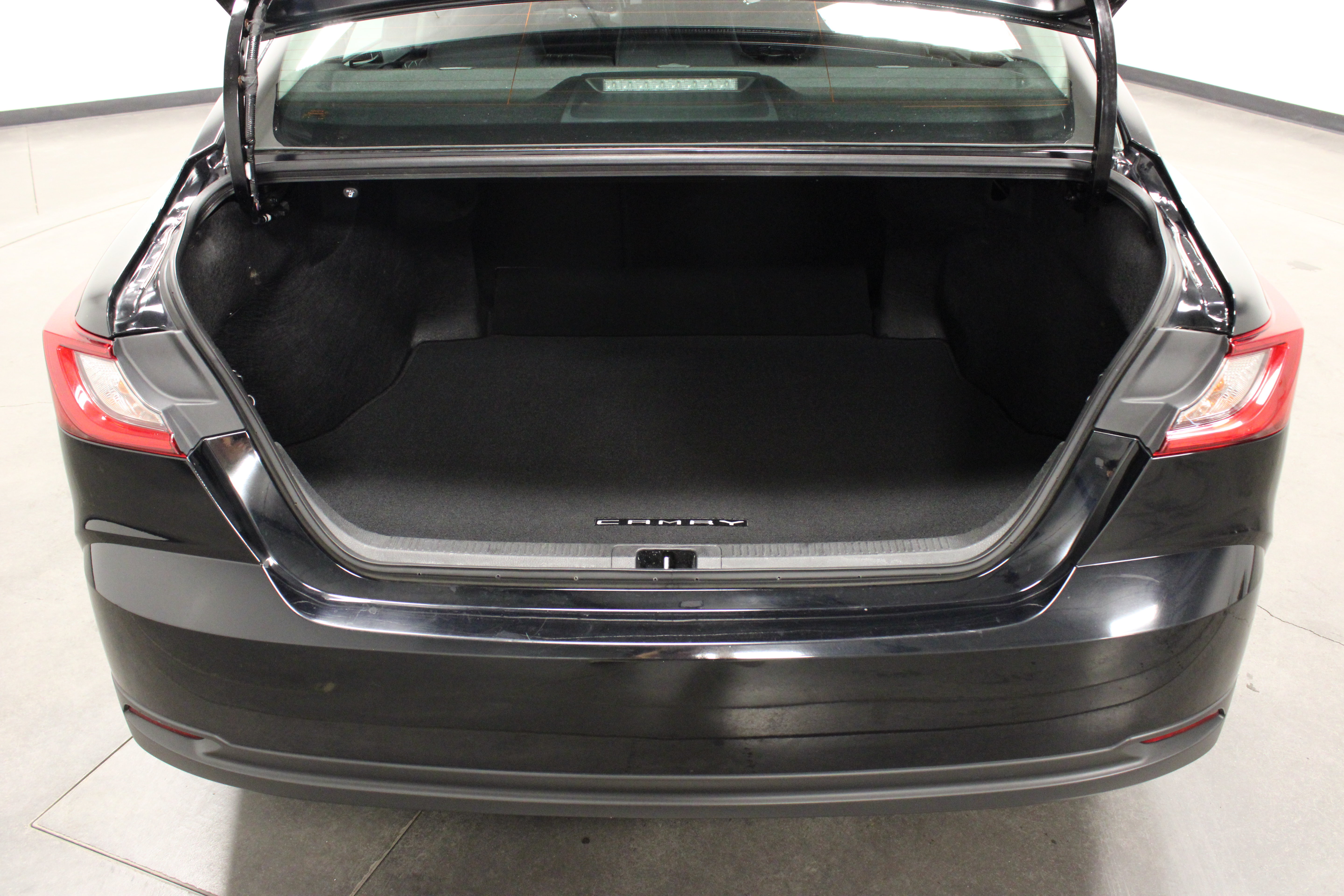 Used 2025 Toyota Camry LE w/ Convenience Package AWD/4WD image 13