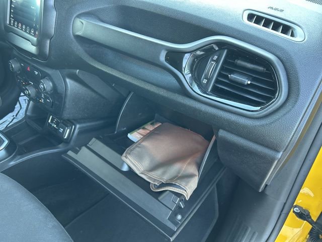 Used 2018 Jeep Renegade Altitude image 45