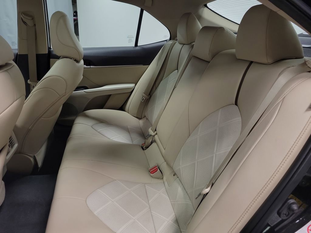 Used 2019 Toyota Camry XLE w/ Navigation Package image 21