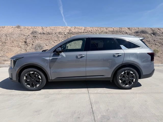 Used 2024 Kia Sorento S image 5
